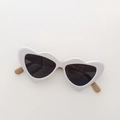 Lunettes de soleil cœur pour enfants avec monture blanche et branches effet bois - Blanc Porcelaine