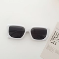 Occhiali da sole classici bianchi a montatura quadrata con lenti grigio scuro e UV - Bianco Porcellana