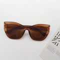 Lunettes de soleil œil de chat translucides fauves avec verres bruns de style vintage - Thé Noir