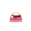 Glänzende magentafarbene Abendtasche aus Acryl mit Goldgriff und schicker Kette für Damen - Rosenrot