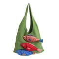 Creatieve grasgroene gebreide draagtas met drie kleurrijke 3D-vispop decoraties - Groen