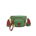 Sac banane bandoulière vert avec bordure rouge et détail de serrure dorée - Vert & Rouge