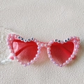 Occhiali da sole rosa a cuore con perle BRIDE TO BE per addio al nubilato - Futura Sposa Perla Rosa