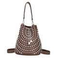 Braune Nieten-Beuteltasche aus Leder mit Silber-Strass und Kettenriemen für Damen - Braun