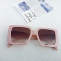 Chique oversized vierkante zonnebril in lotus roze met gradient thee glazen - Rijstroze
