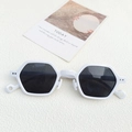Gafas de sol hexagonales blancas con lentes gris oscuro de estilo minimalista moderno - Blanco Grisáceo