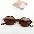 Gafas de sol hexagonales vintage en carey con lentes marrones y un diseño retro - Carey Té