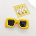 Funny bold square sunglasses in bright yellow finish with dark rectangular lenses - Yellow