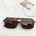 Lunettes de soleil rétro écaillées avec design à double pont et verres marron foncé - Imprimé léopard