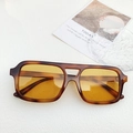 Lunettes de soleil carrées en écaille avec verres jaunes et design à double pont - Monture Écaille Verres Oranges