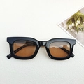 Klassieke zwarte retro vierkante zonnebril met bruine glazen en hoogglans afwerking - Zwart Frame Thee Lenzen / Donkerbruin