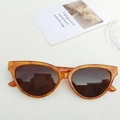 Retro cat-eye sunglasses with tortoiseshell frame and brown lenses for stylish women - Orange Dots