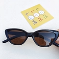 Occhiali da sole cat-eye montatura nera lucida e lenti marrone scuro protezione UV - Marrone Scuro