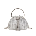 Silberne Strass-Abendtasche in Eimerform mit Metallgriffen und Kordelzugverschluss - Silber