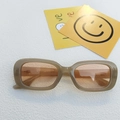 Retro rectangular sunglasses in olive green frames with light brown lenses for outdoor travel - Milk Tea Champagne