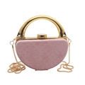 Sac de soirée demi-lune en velours rose avec poignée anneau dorée et bandoulière - Style 2 Cadre Doré Rose