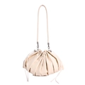 Borsa nuvola beige minimalista con pieghe e dettagli in argento a tracolla - Beige
