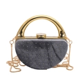 Mini sac de soirée demi-lune en velours gris foncé avec clous dorés et bandoulière - Style 2 Cadre Doré Argent