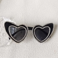 Retro Herz Sonnenbrille für Mädchen mit glitzernden Strasssteinen in schwarzem Design - Schwarz