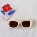 Minimalist oval tea-colored sunglasses with wide temples and dark brown lenses - Pink