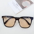 Lunettes de soleil oversize monture noire verres ambre avec code modèle 7505 gravé - Cadre noir champagne