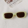 Lunettes de soleil rectangulaires enfant vert pois clair avec verres marron foncé - Vert Vanille