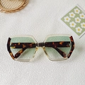 Retro square oversized sunglasses with light green lenses and leopard pattern temples - Light Champagne Leopard Large Square (Leopard Green Lens 8)