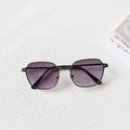 Detail view of children's geometric metal sunglasses with purple gradient lenses - Gradient Grey