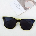 Lunettes de soleil oversize jaune fluo et noir avec branches fines et verres teintés - Jaune Fluorescent Verres Gris