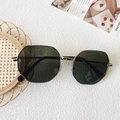 Detailed view of silver metal frames and dark green polygonal lenses on sunnies - Dark Green