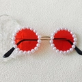 Occhiali da sole rotondi per bambina con lenti rosse e decorazioni di perle bianche - Rosso Oceano