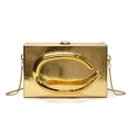 Chique gouden acryl box clutch met metalen C-handvat en crossbody slangenschakelketing - Goud