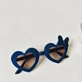 Lunettes de soleil enfant en forme de cœur bleu marine avec petit nœud et verres dégradés - Bleu marine