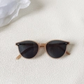 Gafas de sol de ojo de gato para niños con montura rosa y cristales oscuros - Té de Gelatina