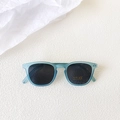 Matthellblaue Retro-Kindersonnenbrille in Quadratform mit UV400-Schutz und Silbernieten - Blau