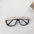 Gafas de sol cuadradas de gran tamaño a la moda con diseño retro en negro y oro - Marco Negro con Borde Dorado