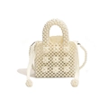 Borsa a mano in perle intrecciate a mano con fiori, sacchetto in raso e tracolla - Bianco