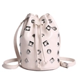 Sac seau crème à cordon avec œillets métalliques argentés et style punk moderne - Blanc
