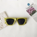 Occhiali da sole rettangolari retrò verde avocado con lenti scure protezione UV - Rettangolo Vintage di Moda Verde Avocado (Olive Yellow Green 3)