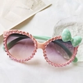 Occhiali da sole rosa da bambina con strass, fiocco verde menta e lenti sfumate viola - Rosa