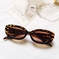 Gafas de sol ovaladas retro con estampado de leopardo y lentes de color marrón oscuro - Estampado de leopardo