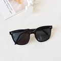 Foldable black square frame sunglasses for children with dark grey lenses and retro design - One-Dot Black