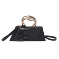 Bolso negro con relieve de cocodrilo, mango de metal dorado irregular y bandolera - Negro