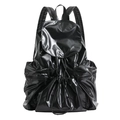 Mochila de nailon negro brillante resistente al agua con cordón de moda y diseño de solapa - Negro Brillante