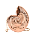 Metalen roségouden avondtas in de vorm van een schelp met een fijne ketting - Champagne