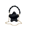 Sac bandoulière en forme d'étoile noir brillant avec poignée perle et chaîne dorée - Noir