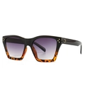 Occhiali da sole squadrati oversize con dettagli tartarugati e lenti viola sfumate - Leopardo Doppio Grigio