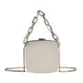 Mini borsa a scatola argento con manico a catena con strass e tracolla metallica - Argento