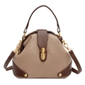 Borsa vintage beige motivo litchi con finiture marroni e chiusura a fibbia dorata - Cachi