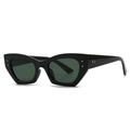 Occhiali da sole cat-eye neri classici con borchie argento e lenti scure - Montatura Nera Lente Verde